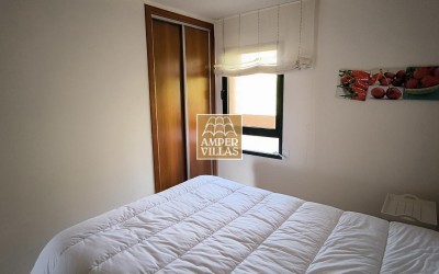 Amplio y luminoso apartamento con garaje cerrado a la venta en la Sierra de Altea.